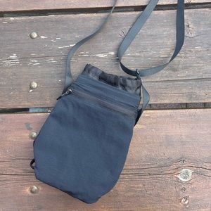 Water Bottle Crossbody Bag 2.5L